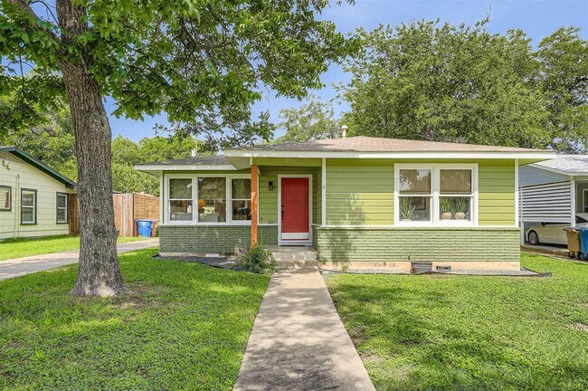 Primary Photo - 7717 Woodrow Ave