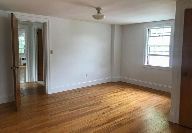 Building Photo - 73 Tiffany St