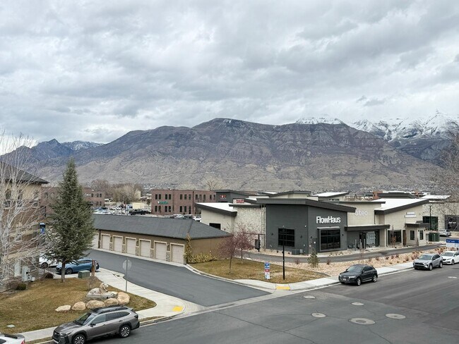 Building Photo - 496 S 2150 W