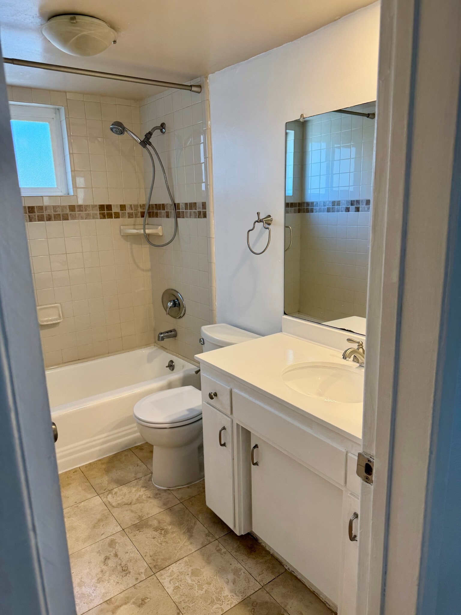 Guest Bathroom - 1115 Cordova St
