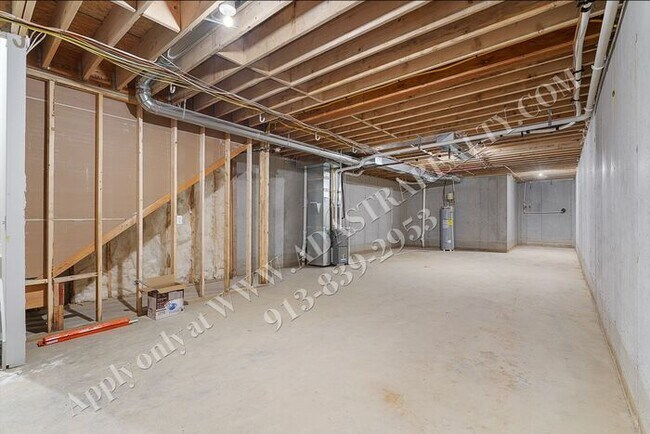Building Photo - Brand New!! Townhome 3 Bed 2.5 Bath in Olathe-Available in JULY!!