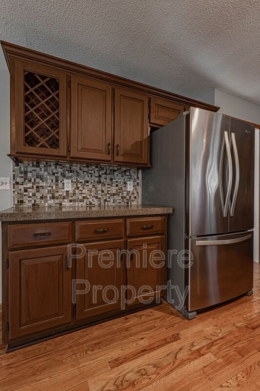 Building Photo - 14651 W 141st Dr