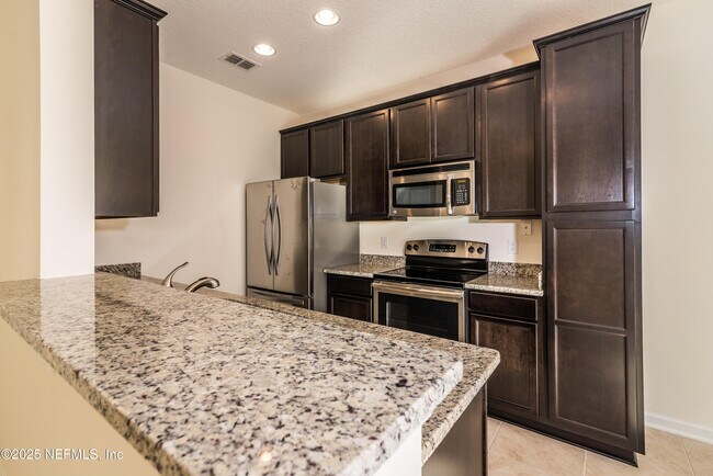 Building Photo - 129 Moultrie Village Ln