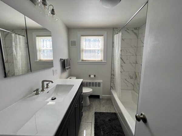 Building Photo - 375 Elm St