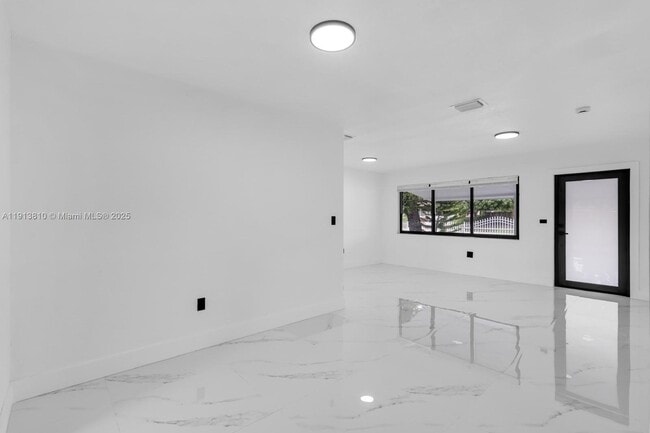 Building Photo - 1041 NW 199th St