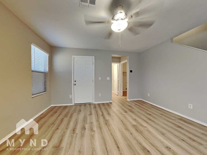 Building Photo - 1549 Tan Tara Trl