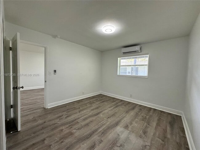 Building Photo - 2221 Monroe St