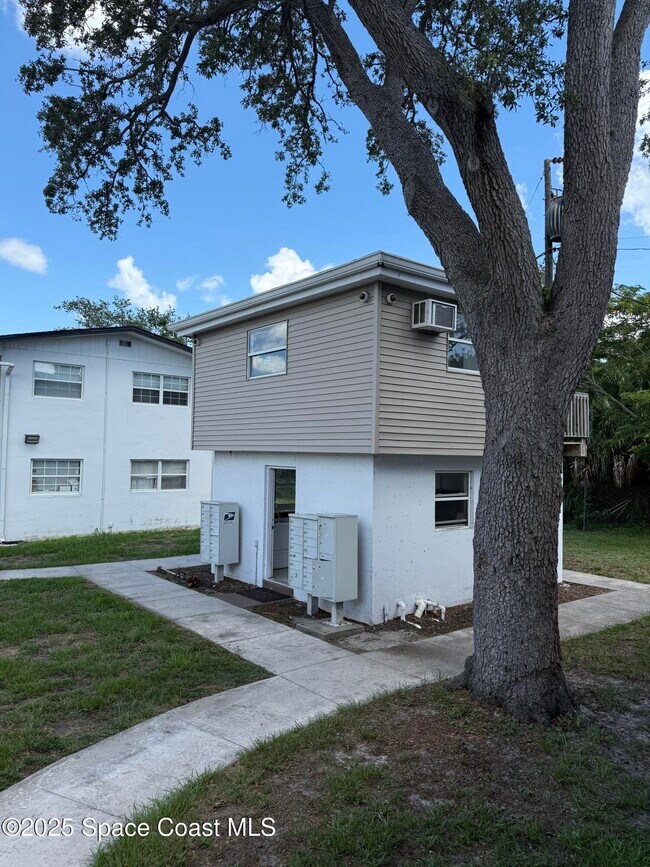 Building Photo - 1440 Parkway Dr