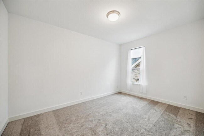 Building Photo - 17471 Bayflower