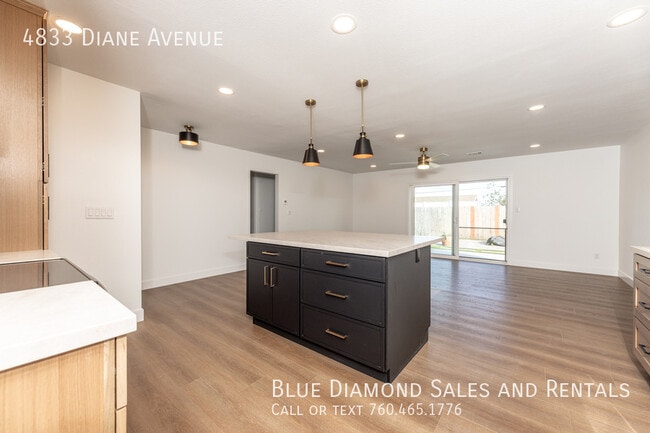Building Photo - 4833 Diane Ave