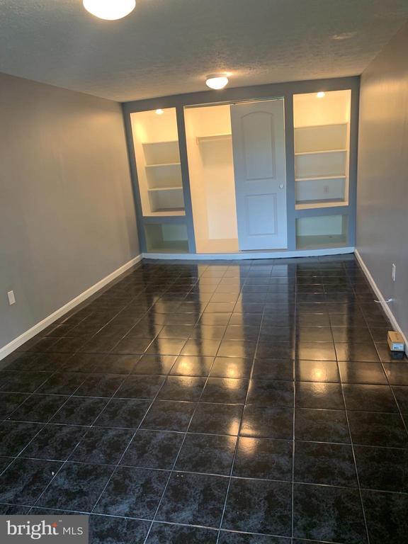 Building Photo - 4622 Deepwood Ct