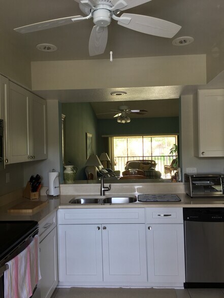 Building Photo - 4408 Weybridge