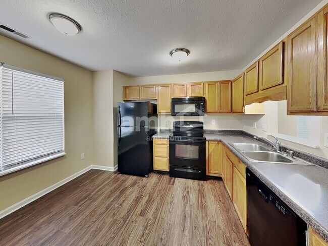 Building Photo - 6652 Decatur Commons