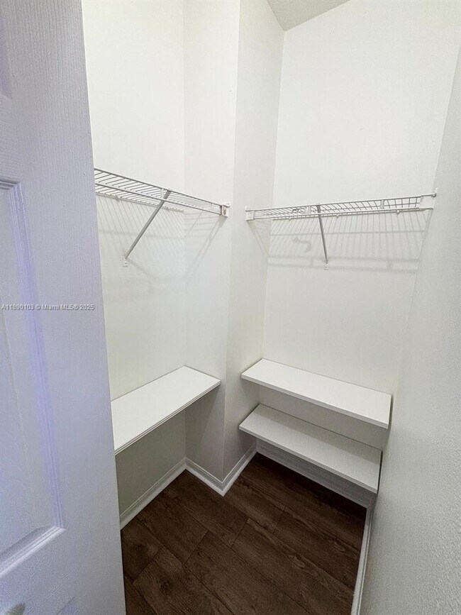 Building Photo - 4938 Leeward Ln