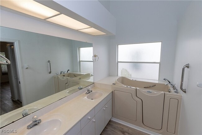 Building Photo - 8204 Breton Cir