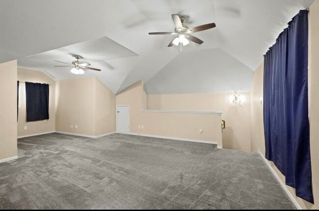 Building Photo - 3106 Valley Ct