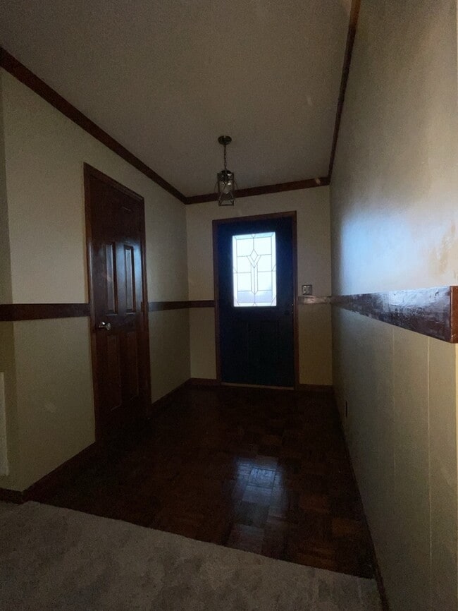 Building Photo - 3 Bedroom 2 Bathroom