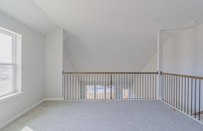 Building Photo - 2511 Seabream Dr