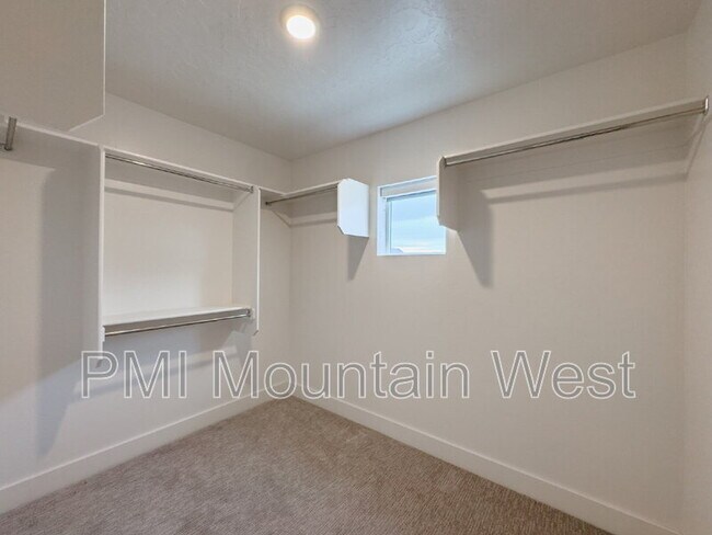Building Photo - 331 S 680 W