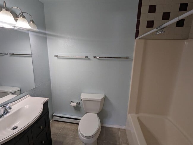 Building Photo - 841 N Gammon Rd