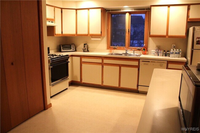 Building Photo - 16 Bluebird Ln