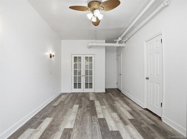 Building Photo - 762 Brady Ave