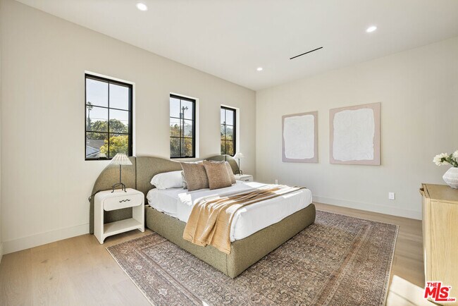 Building Photo - 14273 Greenleaf St