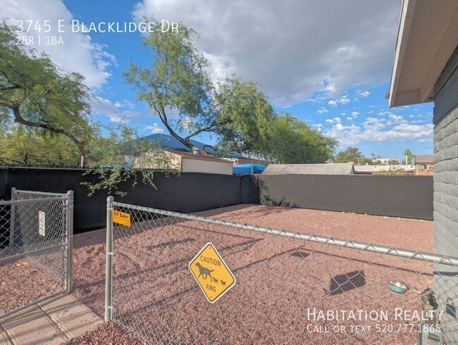 Building Photo - 3745 E Blacklidge Dr