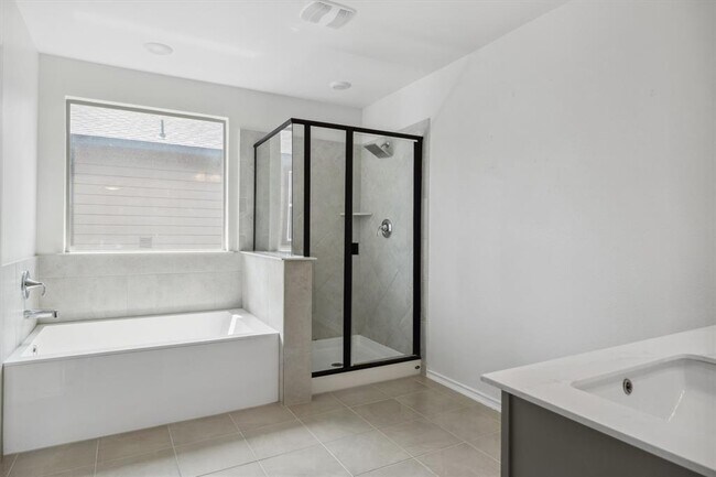 Building Photo - 925 Yellow Ribbon Trl