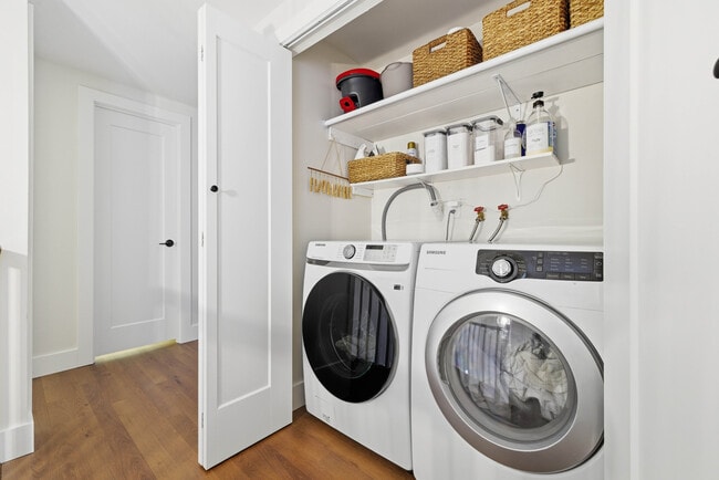 Building Photo - 60 Cinnamon Spring