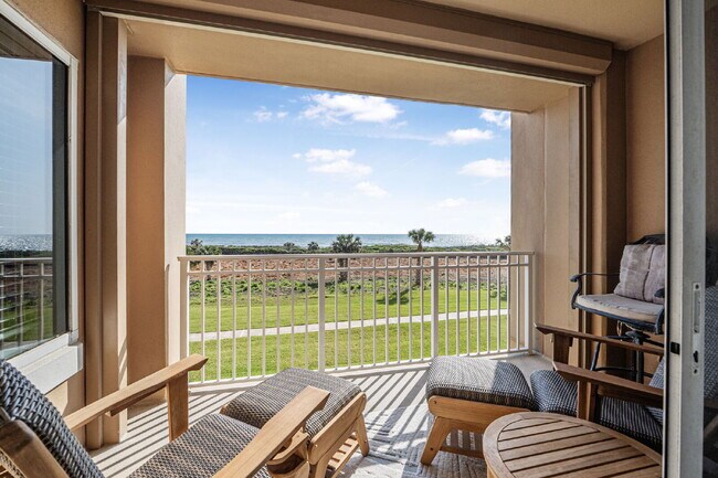 Building Photo - Available for a 7-12 month lease, Unit 208 has a beautiful oceanfront setting.