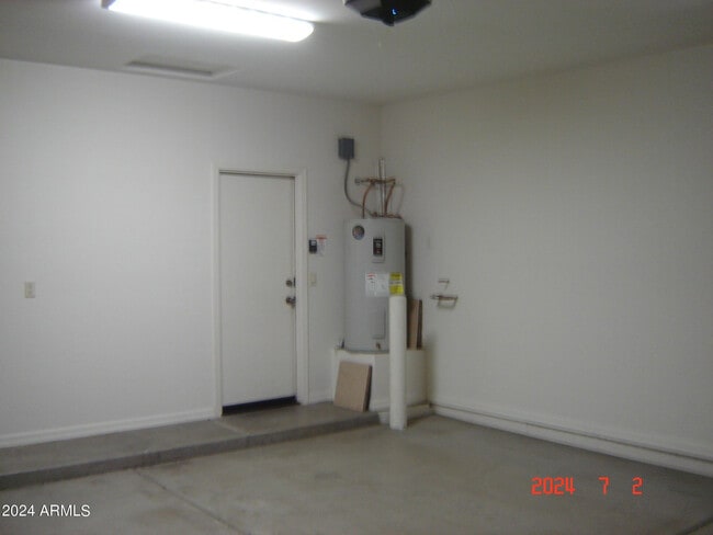 Building Photo - 27180 Bennett Way
