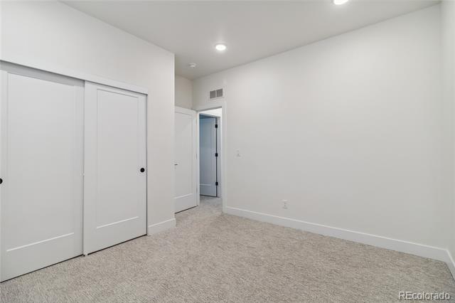 Building Photo - 8918 Whiteclover St