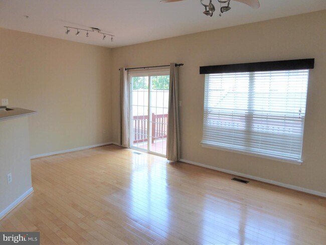 Building Photo - 13438 Fountain Club Dr