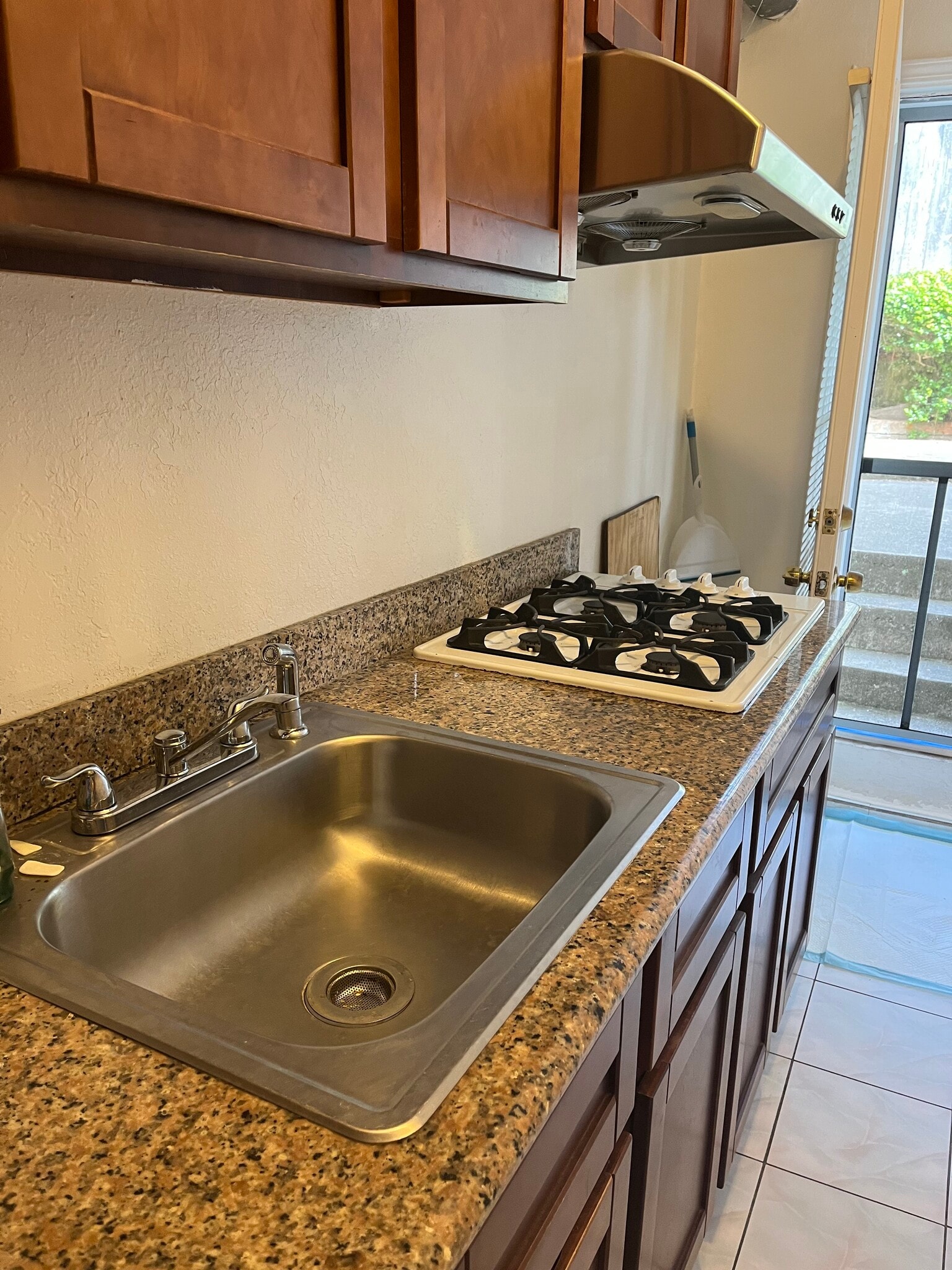 Building Photo - 16 Victoria St