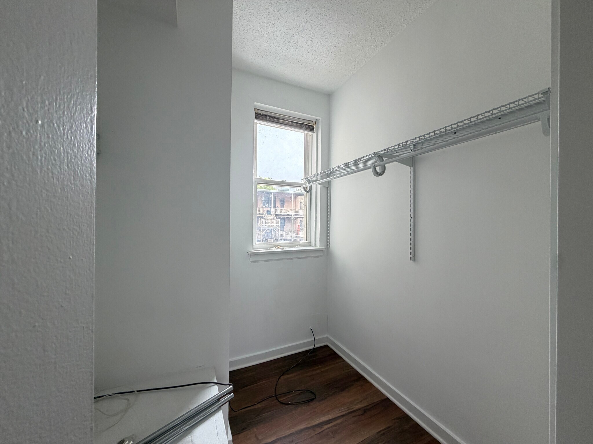 Building Photo - 3727 N Pine Grove Ave