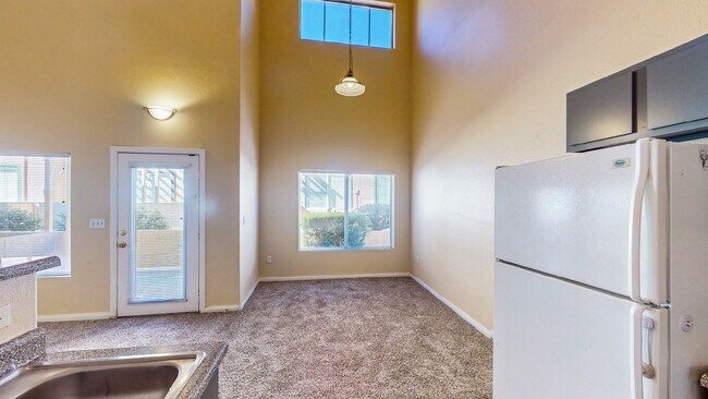 Building Photo - ** 2 weeks free rent. Excluding recurring fees** 2 BDR / 2.5 BATH SPACIOUS HOME
