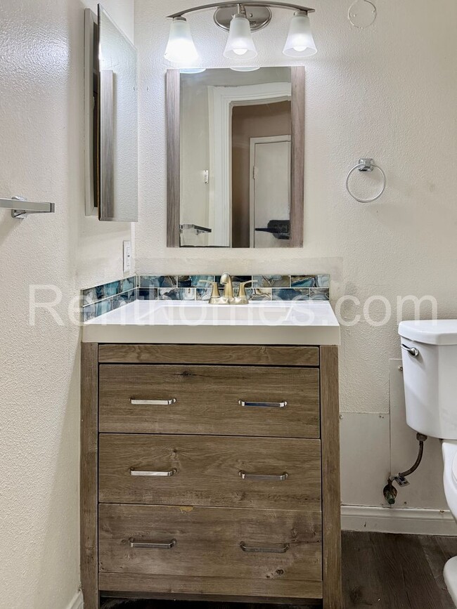 Building Photo - 9405 Gold Coast Dr