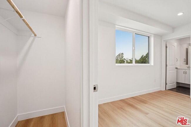 Building Photo - 1185 Leighton Ave