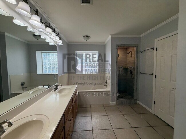 Building Photo - 4407 Van Winkle Dr
