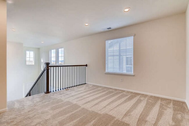 Building Photo - 3162 Jonquil St