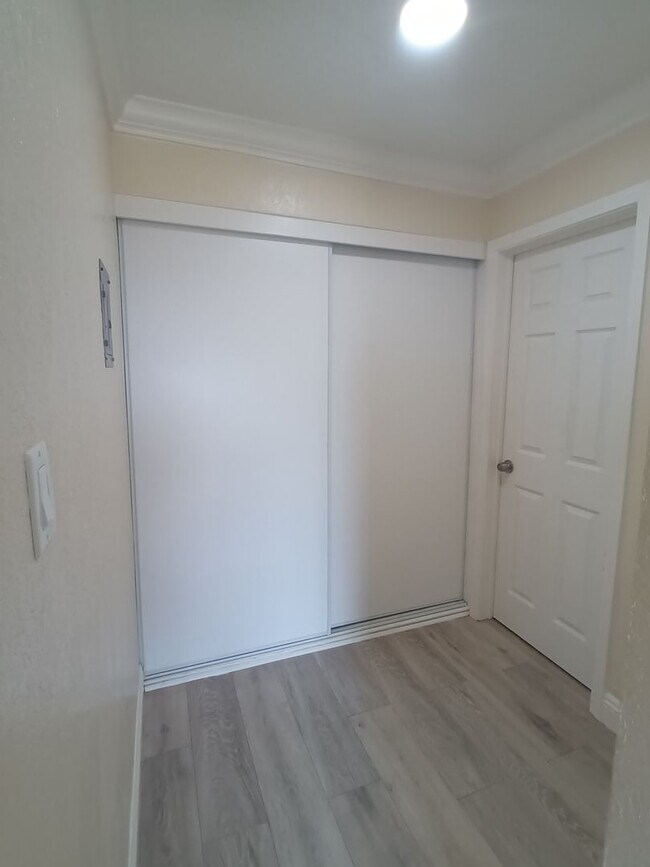 Building Photo - Welcome to SkyView Villa & Somerset Apartm...