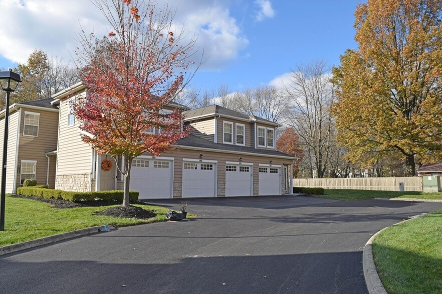 Building Photo - 6126 Kirklington Cir