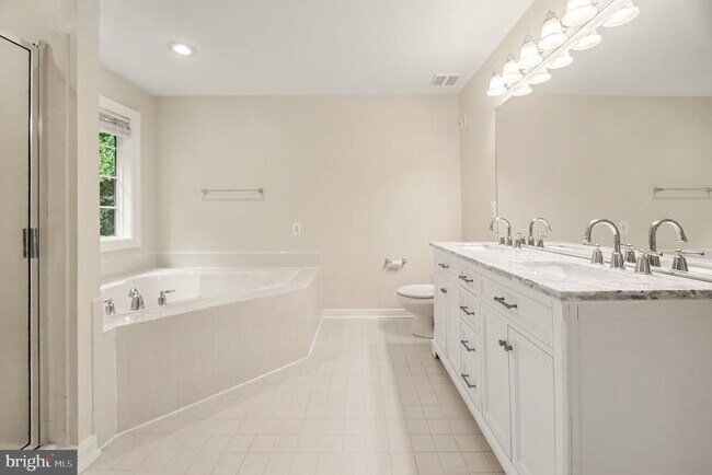Building Photo - 71 Battery Ridge Dr
