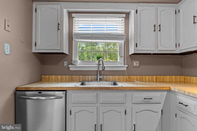 Building Photo - 435 N Mt Vernon Cir