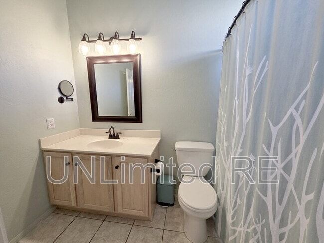 Building Photo - 1041 S Vista Grande Dr