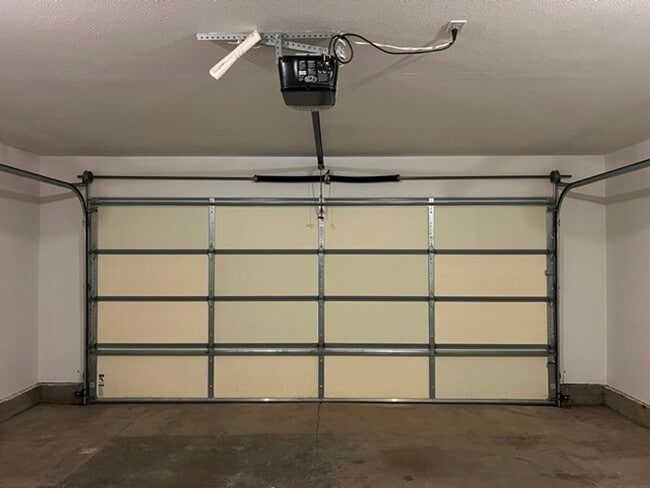 Building Photo - 3Bd/2Ba Single Story House - Available to View!