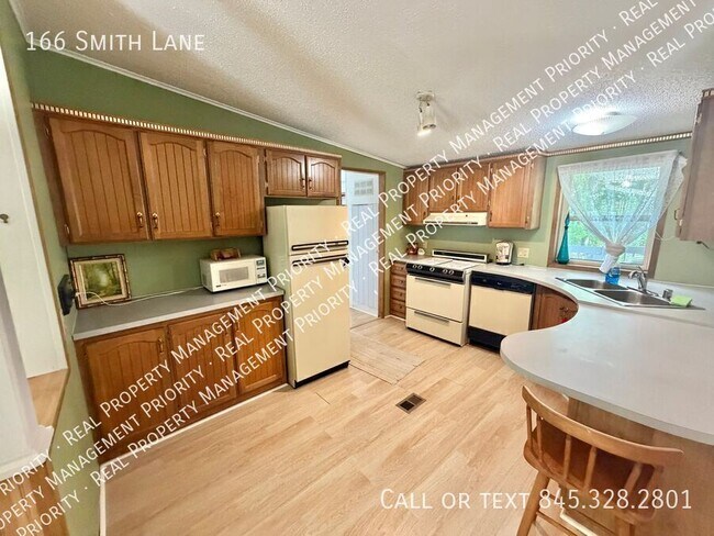 Building Photo - 166 Smith Ln