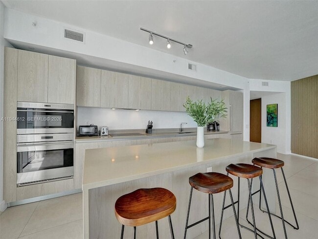 Building Photo - 4111 S Ocean Dr