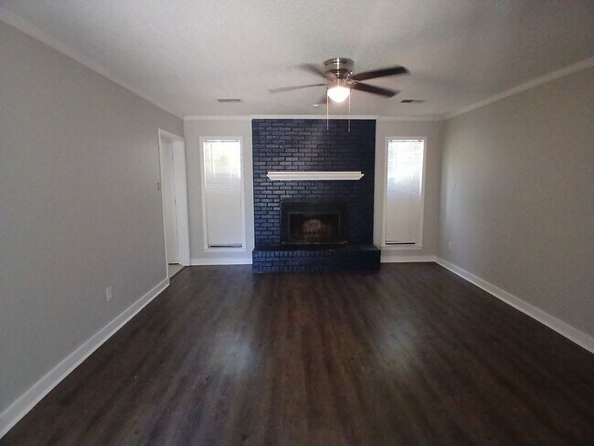 Building Photo - Charming 3BR/2BA in Riverdale | Modern LVP